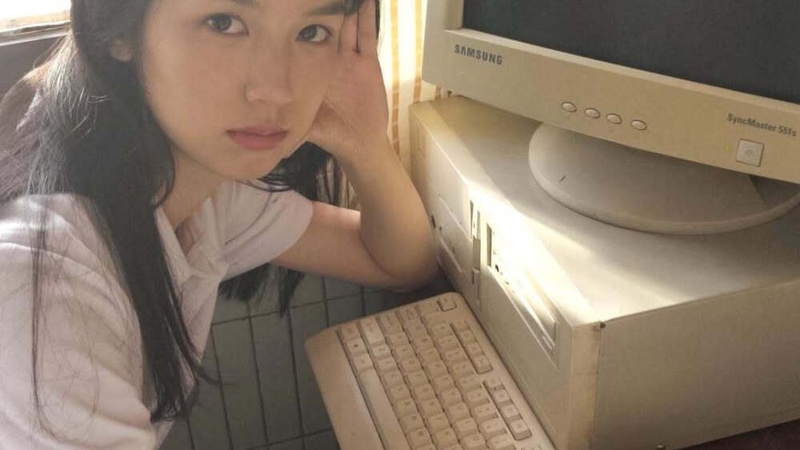 周也居家亲密画面遭狗仔偷拍素颜互动引恋情猜测
